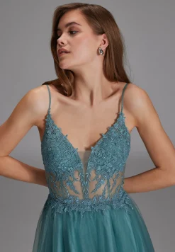 Ausgestelltes Tüllkleid mit Spitzenstickerei