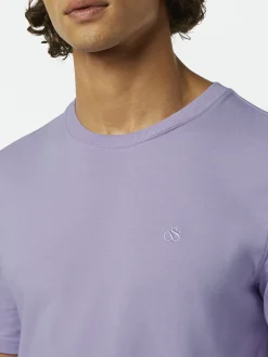 Basic T-Shirt