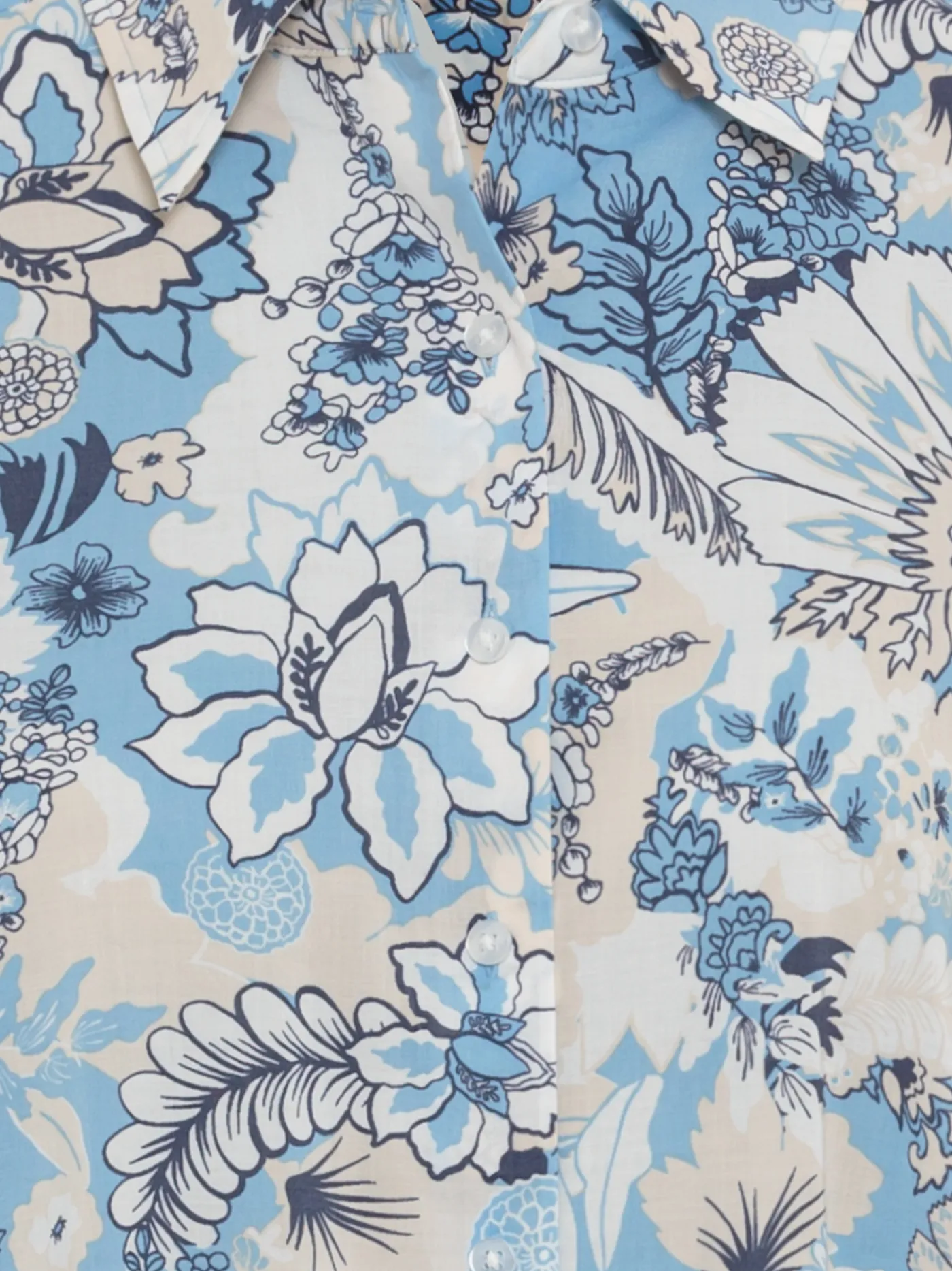 Bluse mit durchgehender Knopfleiste