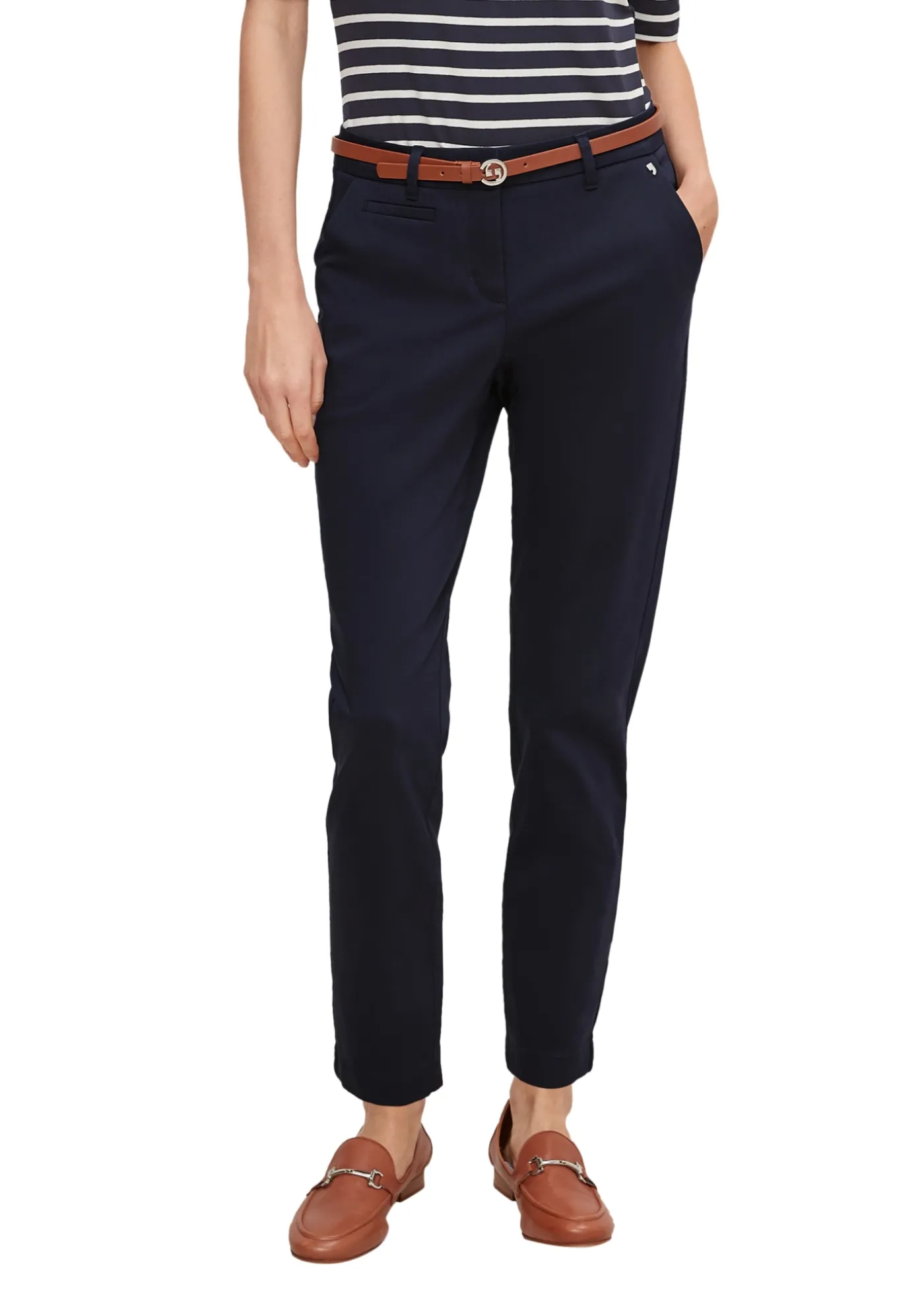 Chino mit Gürtel