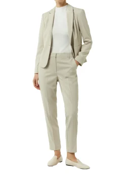 Cigarette-Pants mit Bügelfalten