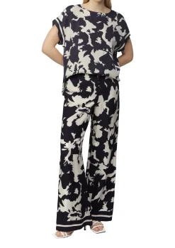 Feminine Schlupfhose mit weitem Bein und All-over-Print