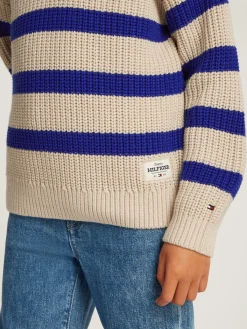 Gestreifter Pullover mit breitem Kragen