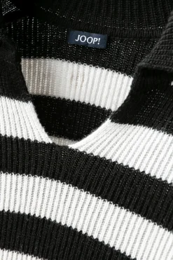Gestreifter Strickpullover