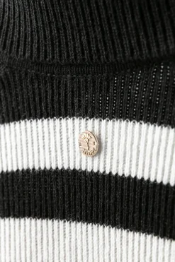Gestreifter Strickpullover