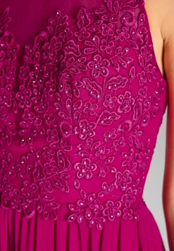 Hochgeschlossenes Chiffonkleid mit Stickerei
