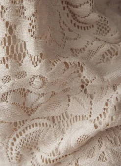 Hose mit floraler Spitze