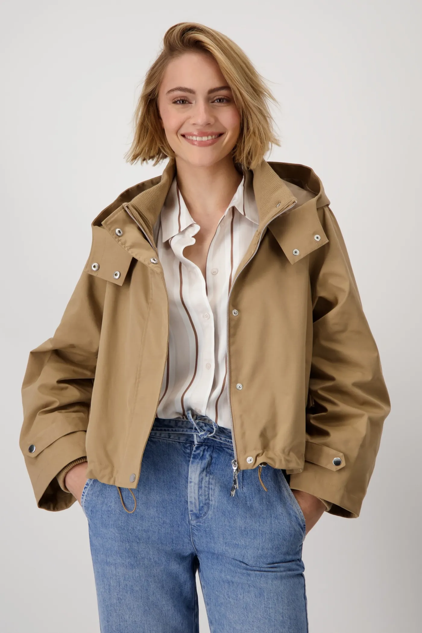 Jacke mit Kapuze