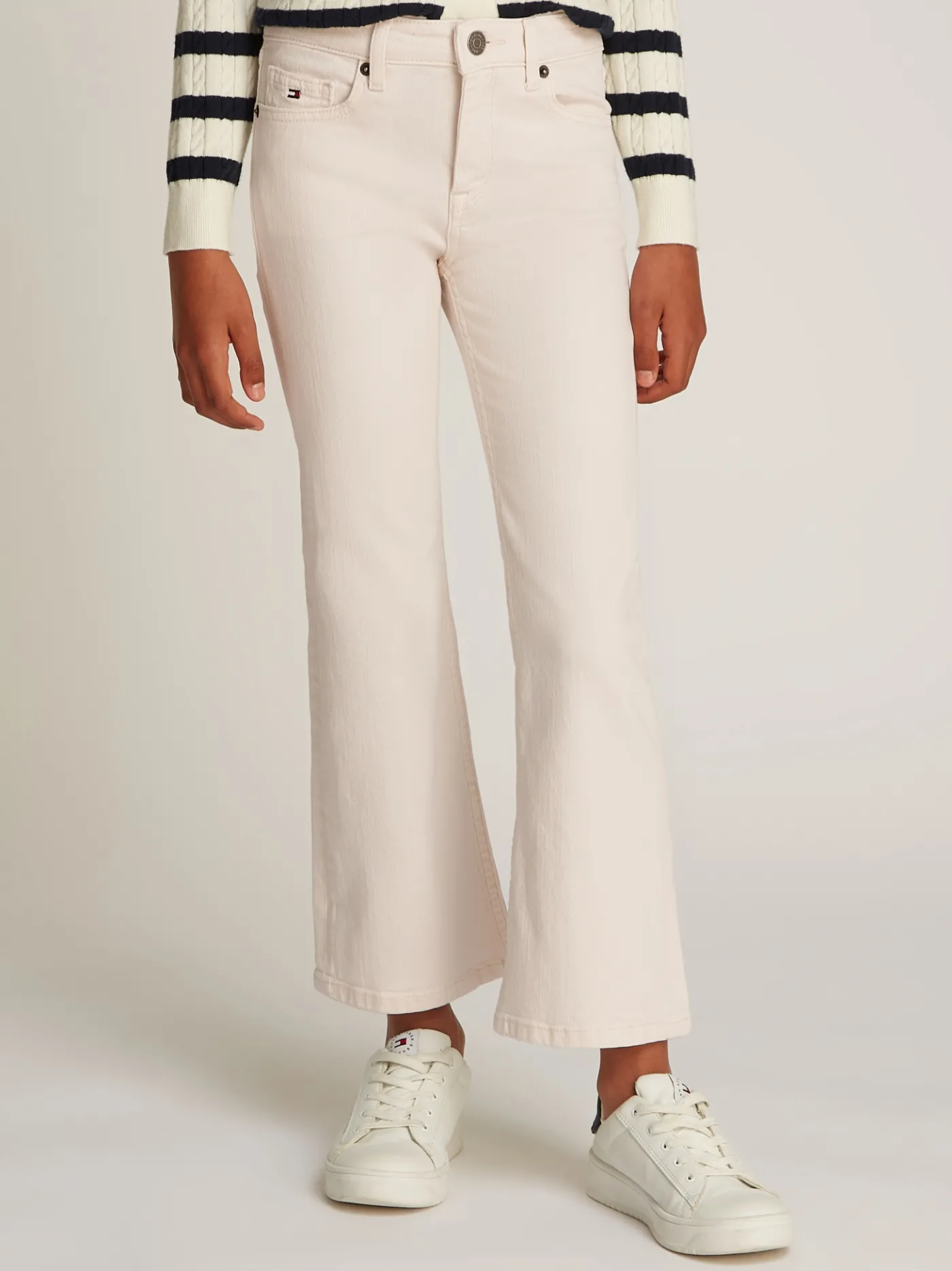 Jeans mit ausgestelltem Bein