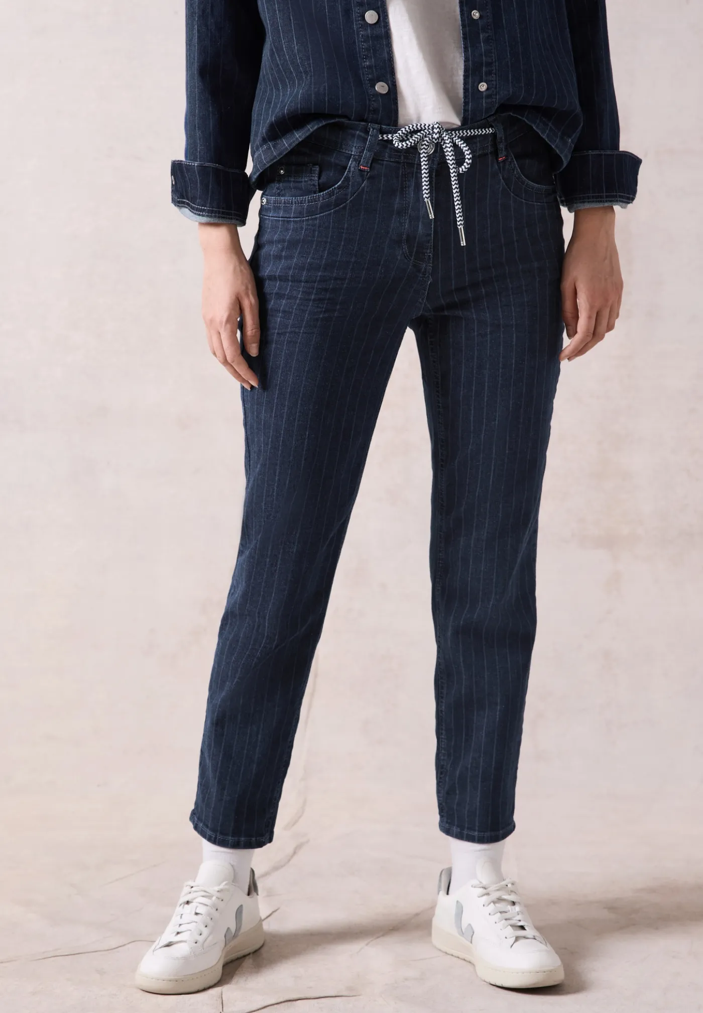 Jeans im Nadelstreifen-Look