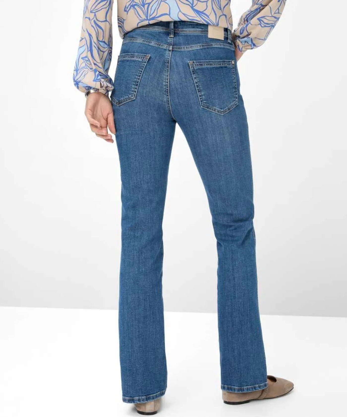 Jeans im Regular Bootcut