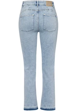 Jeans mit Schmuckapplikation