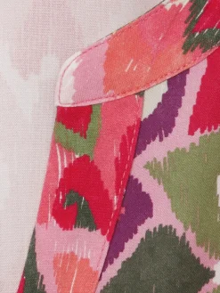 Kleid mit V-Ausschnitt