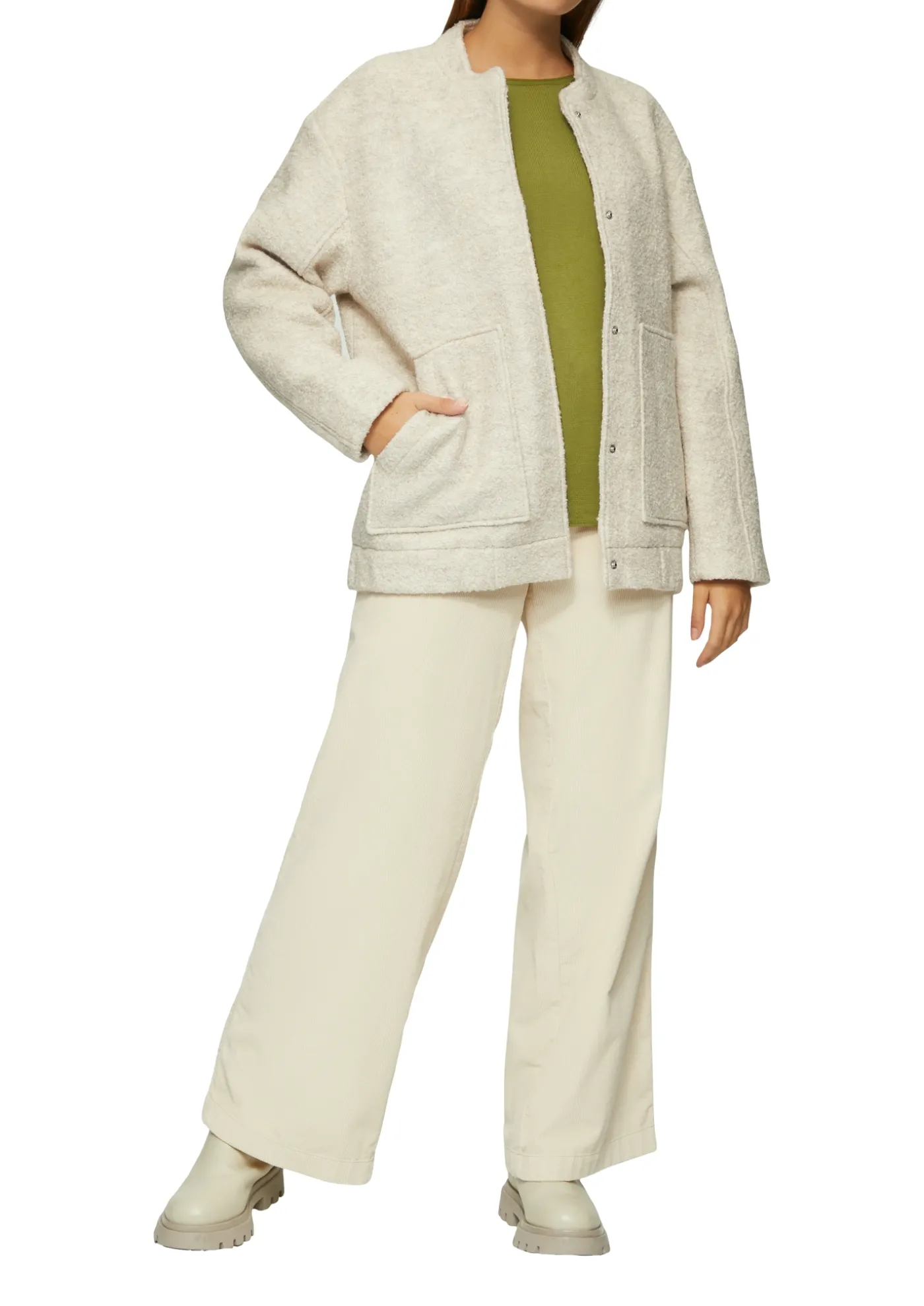 Leichter Feinstrickpullover mit Rollkante