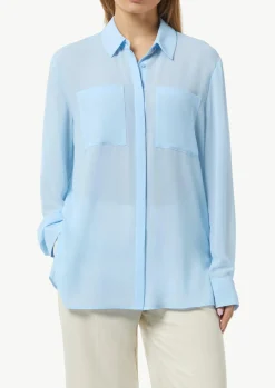 Leicht transparente Bluse mit verdeckter Knopfleiste