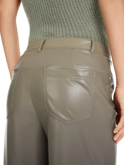 Modell WARRI in Fun-Leather