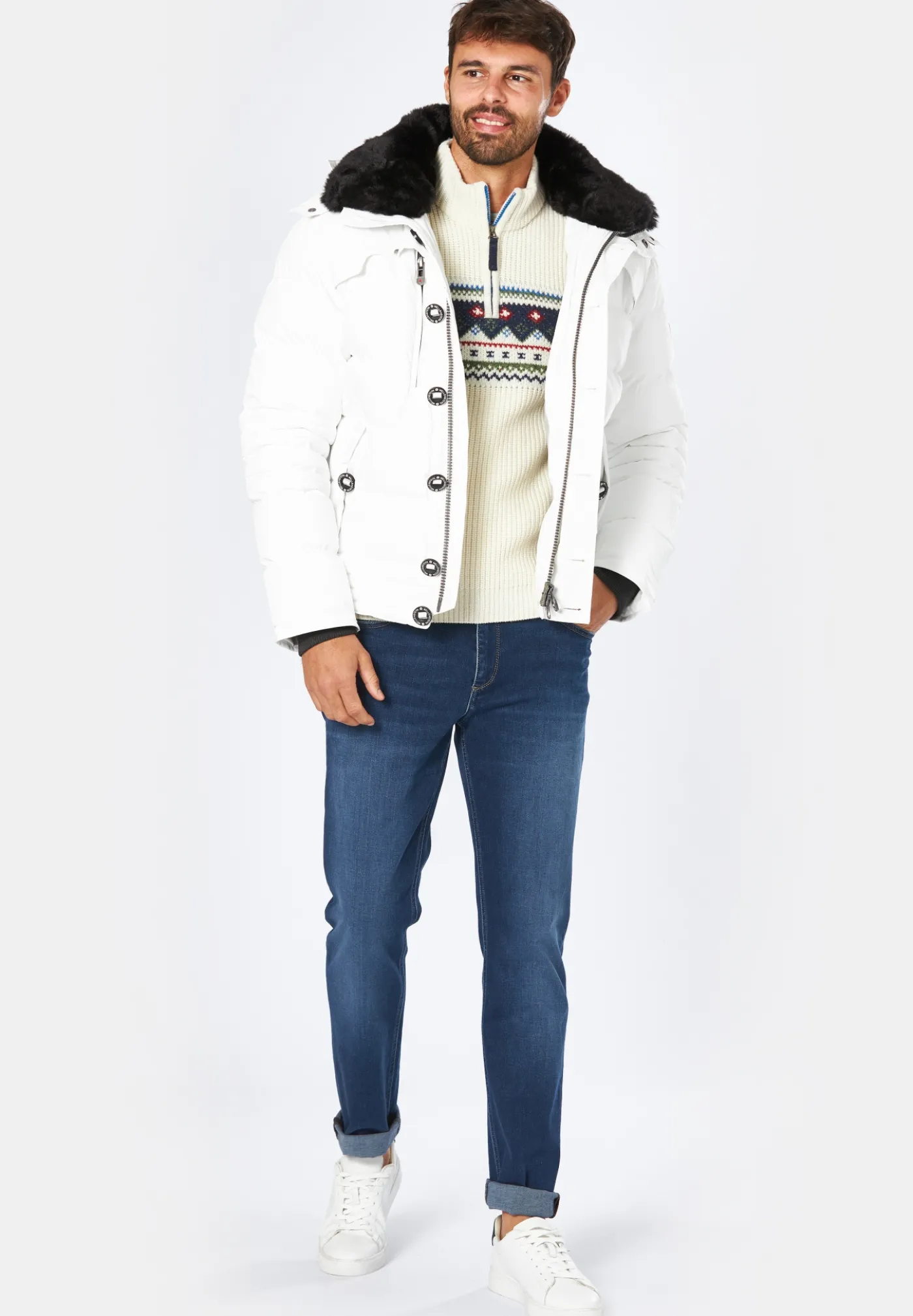 Puffer mit Kapuze