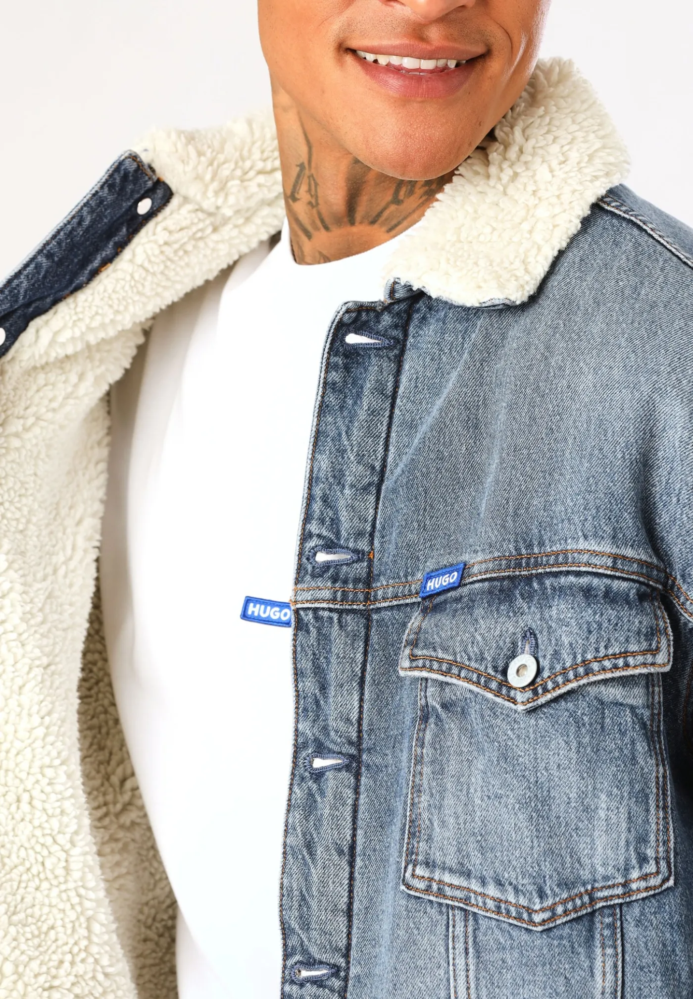 Regular-Fit Jeansjacke mit Innenfutter aus Kunstfell