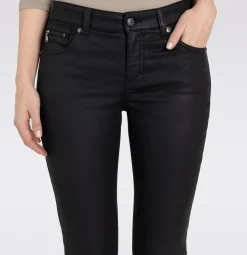 Schmale Hose im Leder-Look