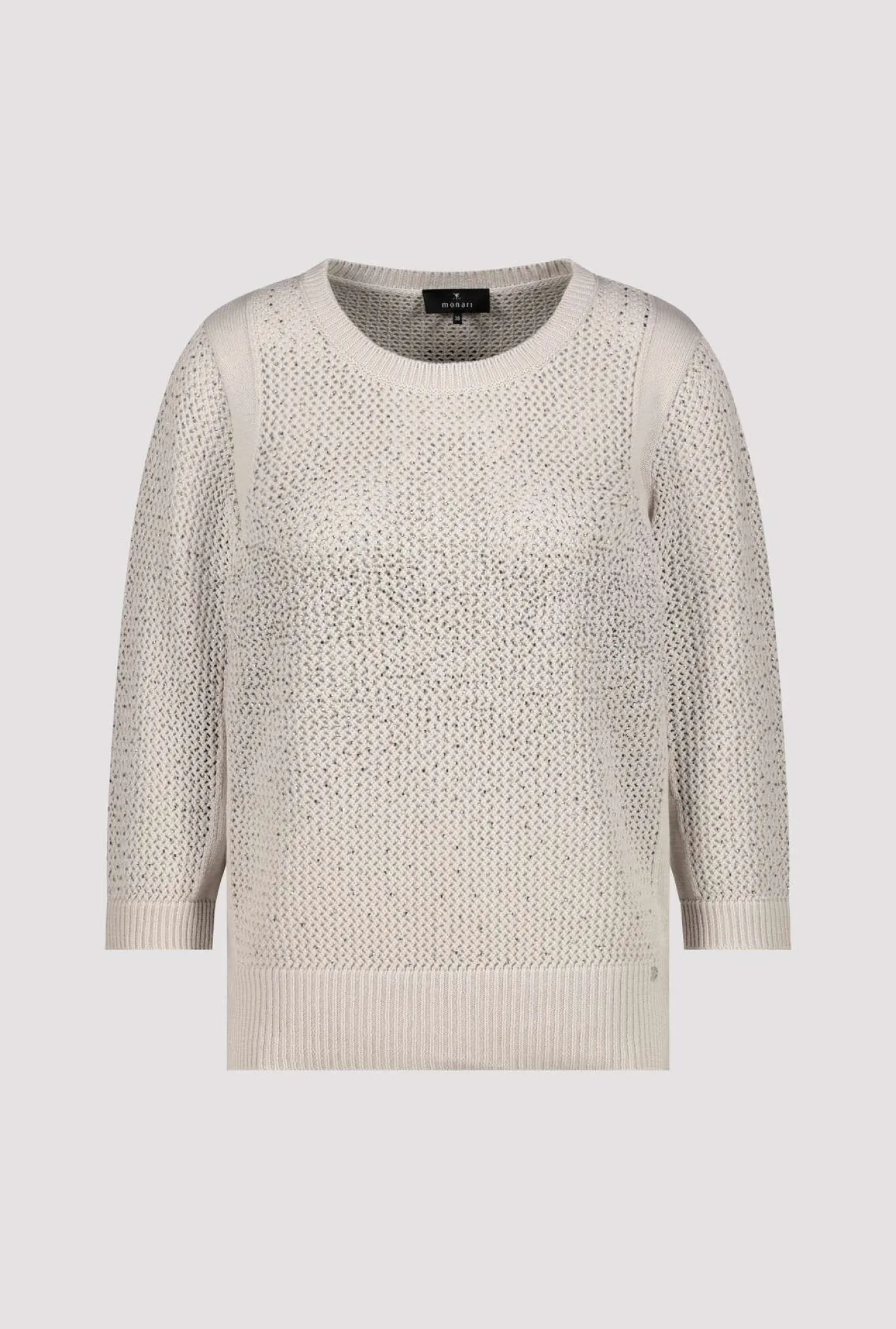 Strickpullover mit Schmuck