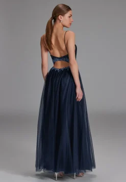 Tüllkleid mit funkelnder Ziersteinapplikation